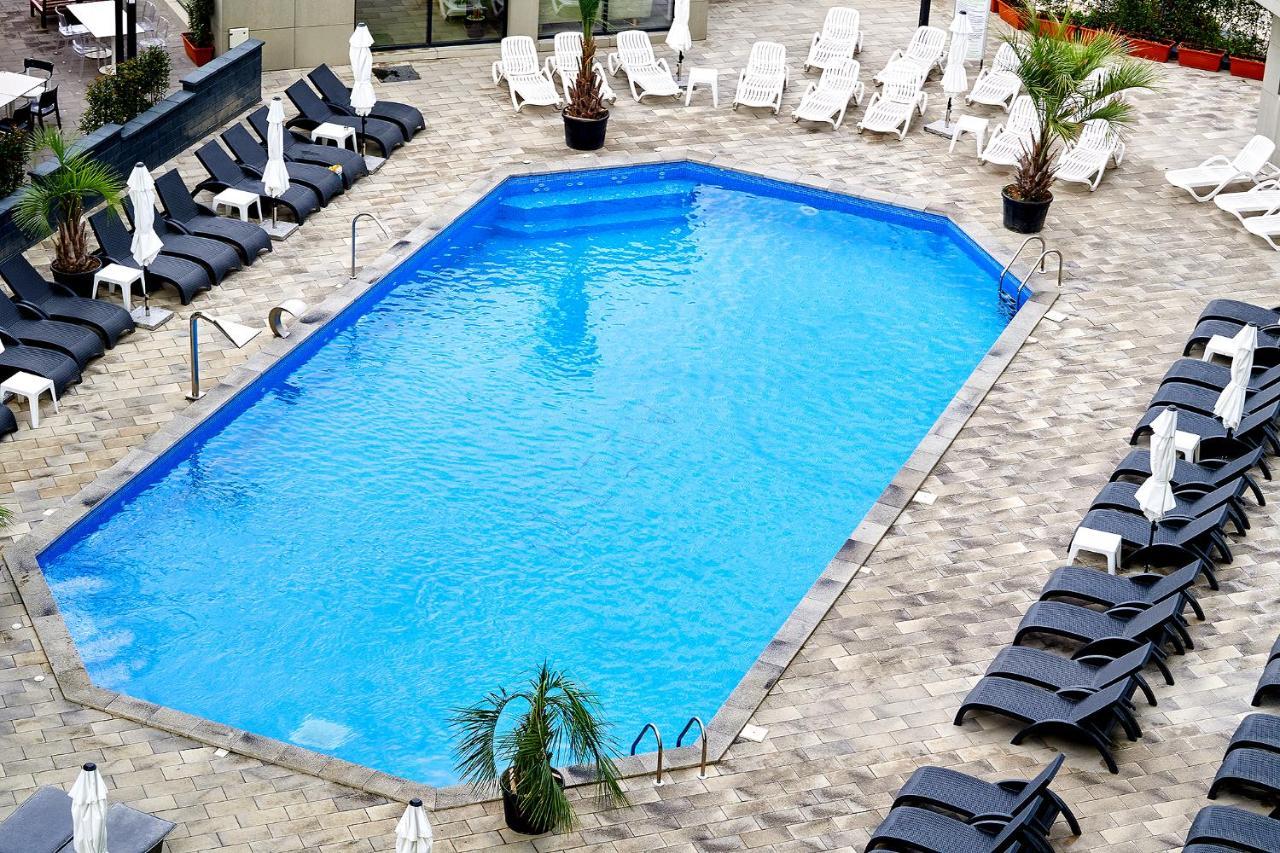 Maya Apartment- Spa N Pools Beach Resort Mamaia Luaran gambar