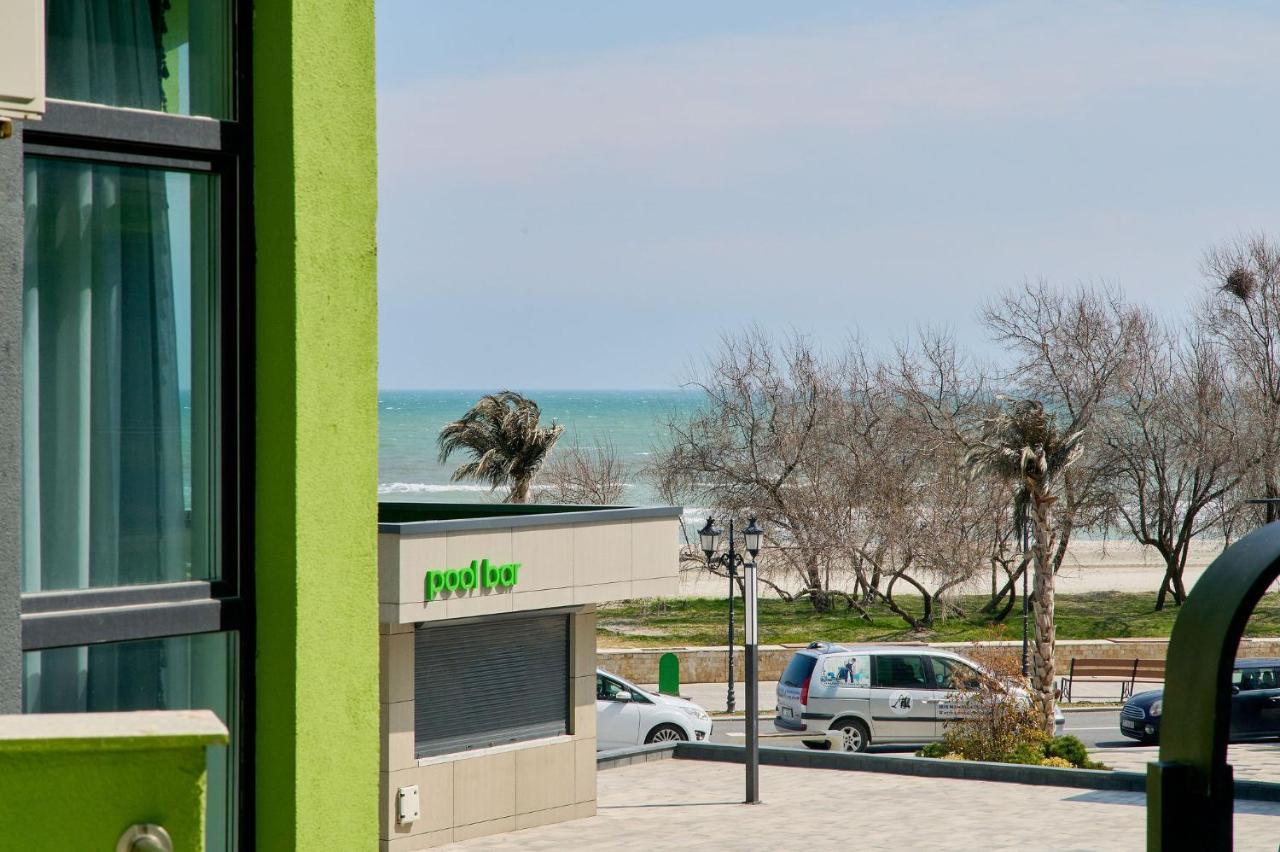 Maya Apartment- Spa N Pools Beach Resort Mamaia Luaran gambar