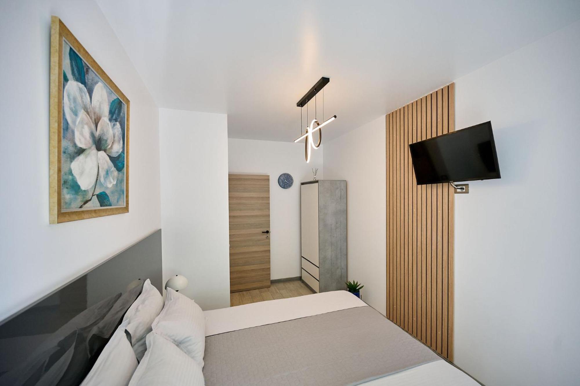 Maya Apartment- Spa N Pools Beach Resort Mamaia Luaran gambar