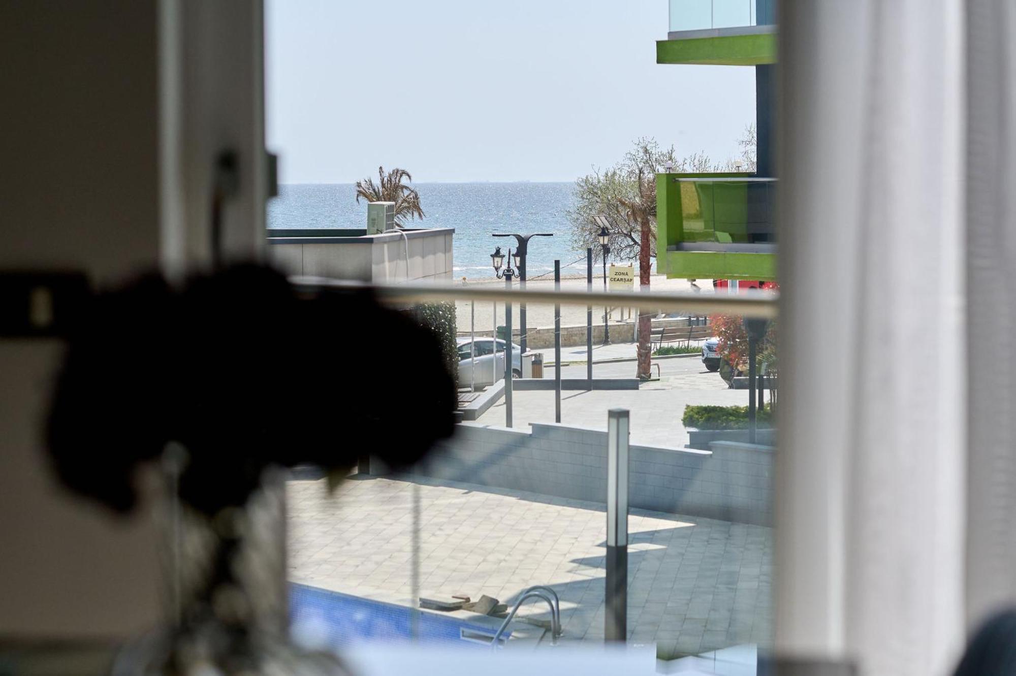 Maya Apartment- Spa N Pools Beach Resort Mamaia Luaran gambar