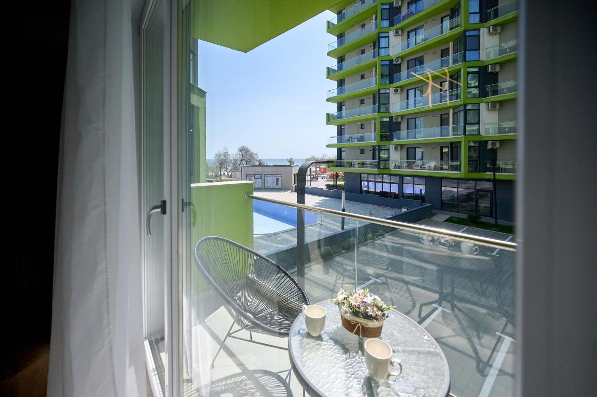 Maya Apartment- Spa N Pools Beach Resort Mamaia Luaran gambar
